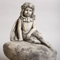 pöialliisi kivil istuv ART 434