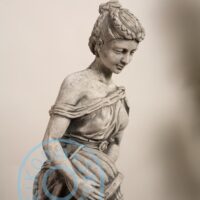 naine kannuga käes ART 338