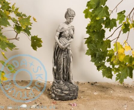 naine kannuga käes ART 338 2. foto