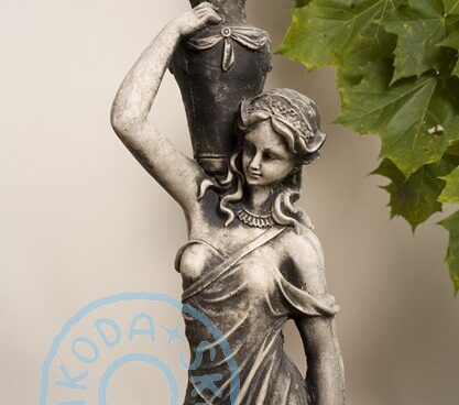 naine kannudega ART 401